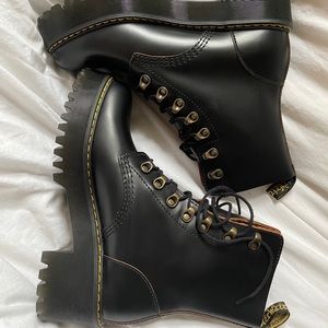 Leona Women’s Vintage Smooth Leather Heeled Boots